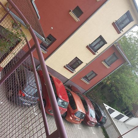 Lux Apartman Cacak Čačak Exterior foto