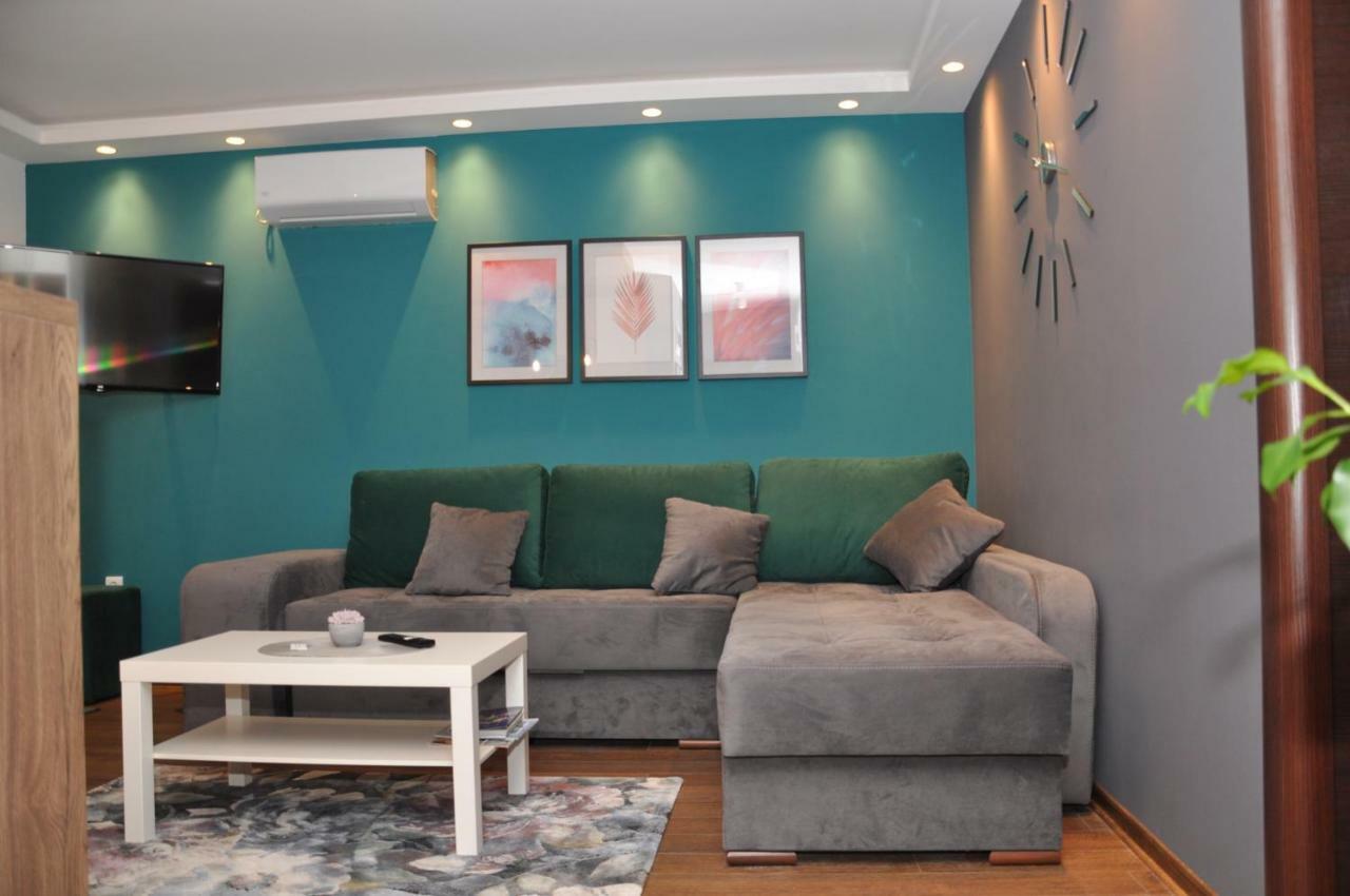 Lux Apartman Cacak Čačak Exterior foto
